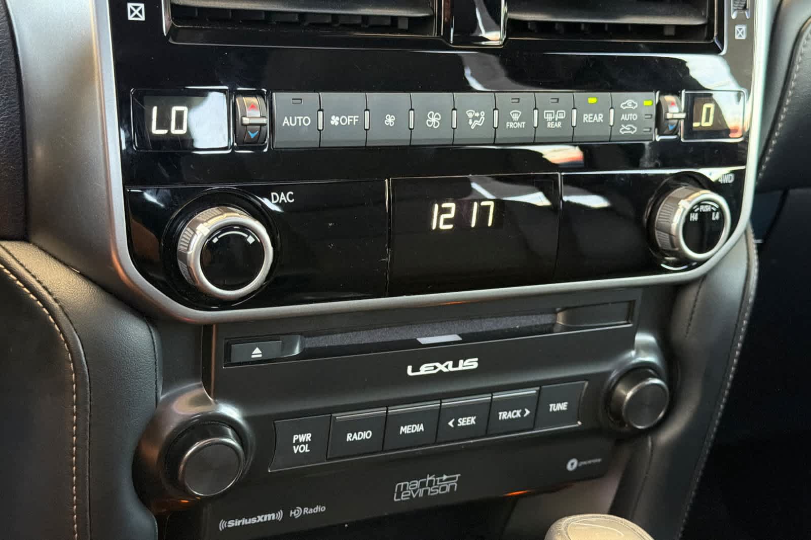 Certified 2023 Lexus GX 460 Premium w/ Premium Plus Package AWD/4WD image 23
