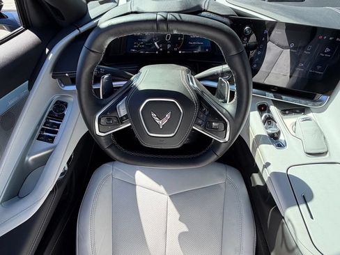 Used 2025 Chevrolet Corvette Stingray Preferred Conv w/ 2LT RWD image 9