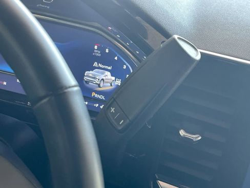 Used 2025 Chevrolet Silverado 1500 LT image 20