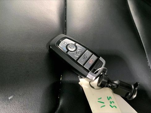 Used 2021 Ford Explorer XLT w/ Equipment Group 202A RWD image 18