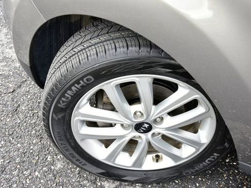 Used 2018 Kia Soul + image 26