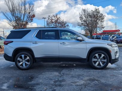 Used 2022 Chevrolet Traverse LT w/ LT Premium Package
