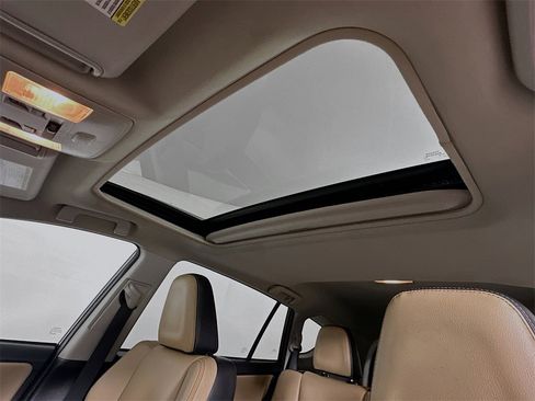 Used 2018 Toyota RAV4 Limited image 11