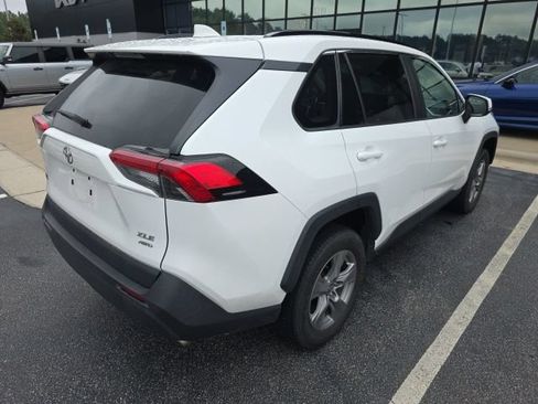 Used 2022 Toyota RAV4 XLE w/ Convenience Package AWD/4WD image 6