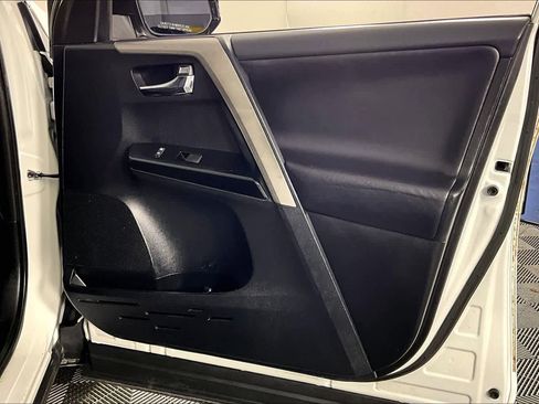 Used 2016 Toyota RAV4 Limited w/ Advanced Technology Package image 21