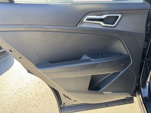 Certified 2024 Kia Sportage LX image 11