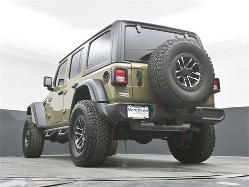 Used 2025 Jeep Wrangler Willys image 46