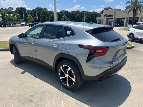 New 2026 Chevrolet Trax RS w/ Sunroof Package FWD image 4