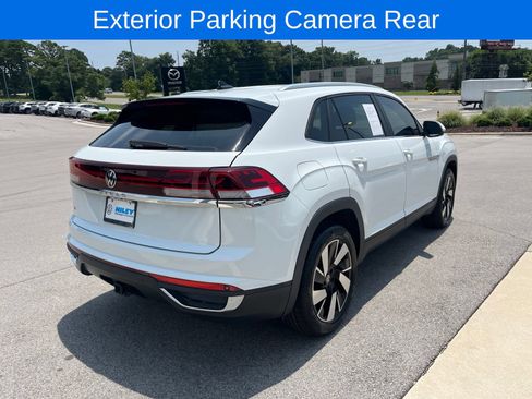 Certified 2024 Volkswagen Atlas Cross Sport SE FWD image 5