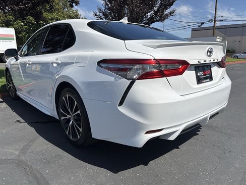 Used 2019 Toyota Camry SE w/ Convenience Package FWD image 7