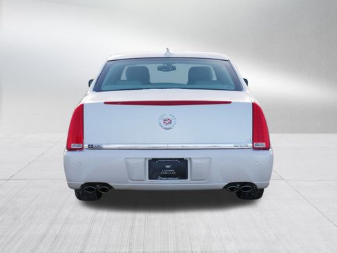 Used 2011 Cadillac DTS Premium image 6
