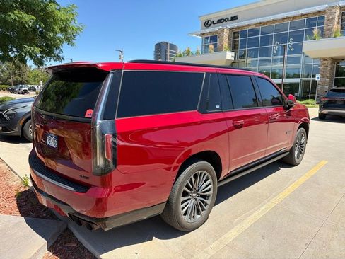Used 2023 Cadillac Escalade ESV V AWD/4WD image 3