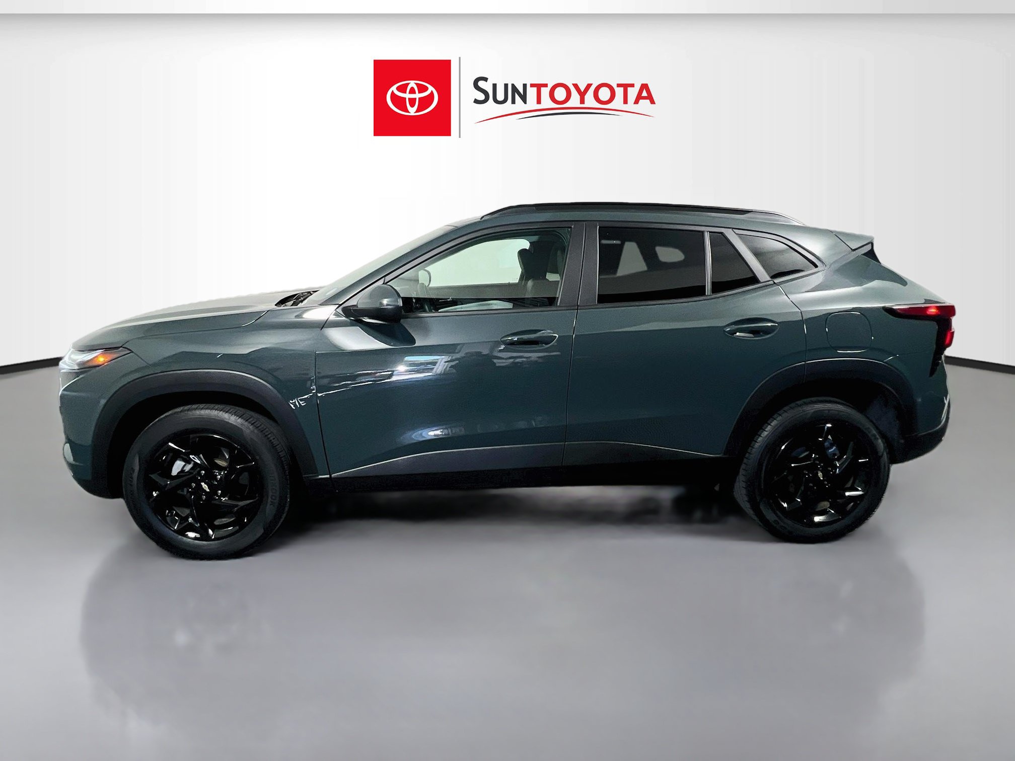 Used 2025 Chevrolet Trax LT FWD image 7