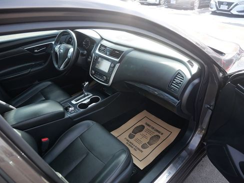 Used 2016 Nissan Altima 2.5 SL w/ 2.5 Technology w/LED Package image 16