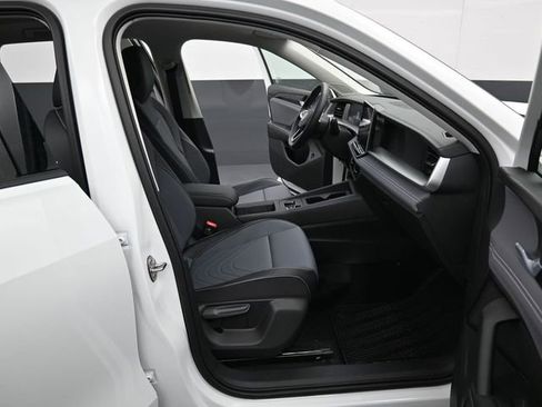 New 2026 Volkswagen Tiguan SE image 14