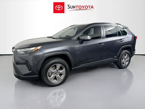 Used 2025 Toyota RAV4 XLE AWD/4WD image 9