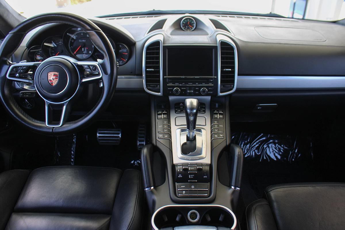 Used 2015 Porsche Cayenne Turbo AWD/4WD image 13