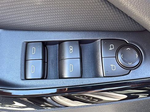 New 2026 Chevrolet Equinox LT w/ Convenience Package II FWD image 28