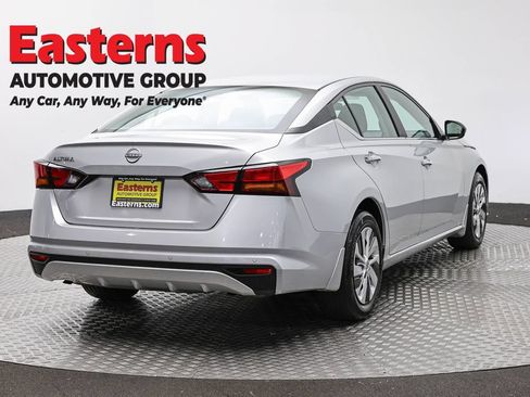 Used 2024 Nissan Altima 2.5 S FWD image 5