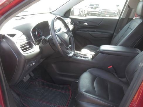 Used 2019 Chevrolet Equinox Premier image 3