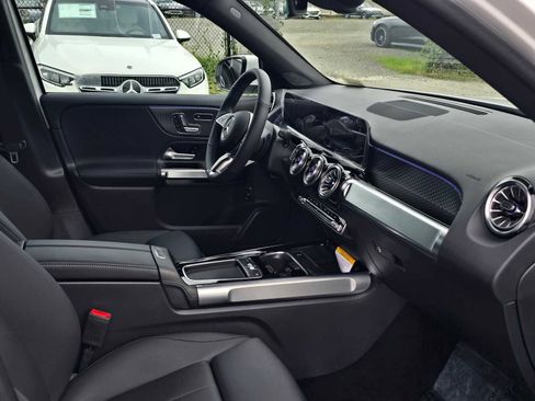 Used 2026 Mercedes-Benz GLB 250 4MATIC image 12