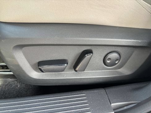Used 2025 Nissan Rogue SV AWD/4WD image 22