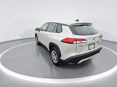 Used 2025 Toyota Corolla Cross L image 7