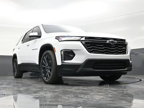 Used 2024 Chevrolet Traverse RS FWD image 26