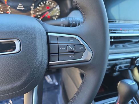 New 2026 Jeep Compass Latitude image 19