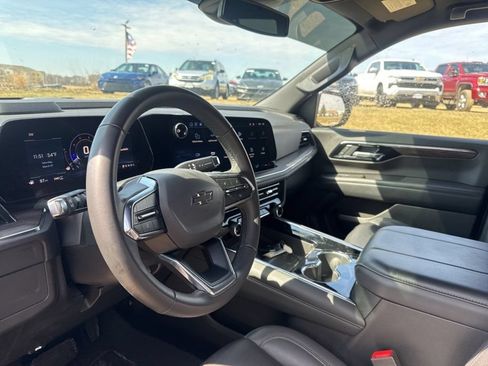 Used 2025 Chevrolet Tahoe Z71 AWD/4WD image 25