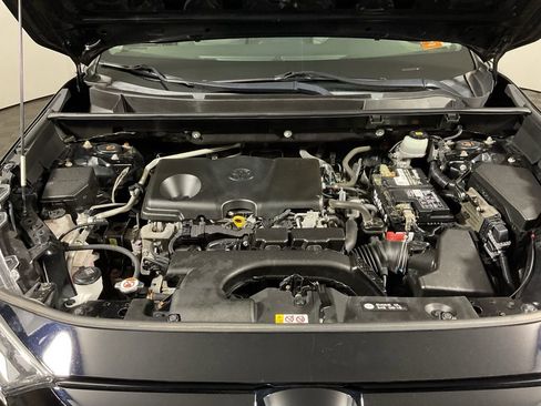 Used 2019 Toyota RAV4 XLE AWD/4WD image 10