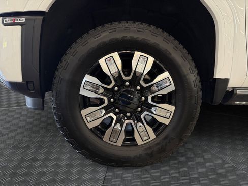 Used 2024 GMC Sierra 2500 Denali w/ Denali Reserve Package AWD/4WD image 38