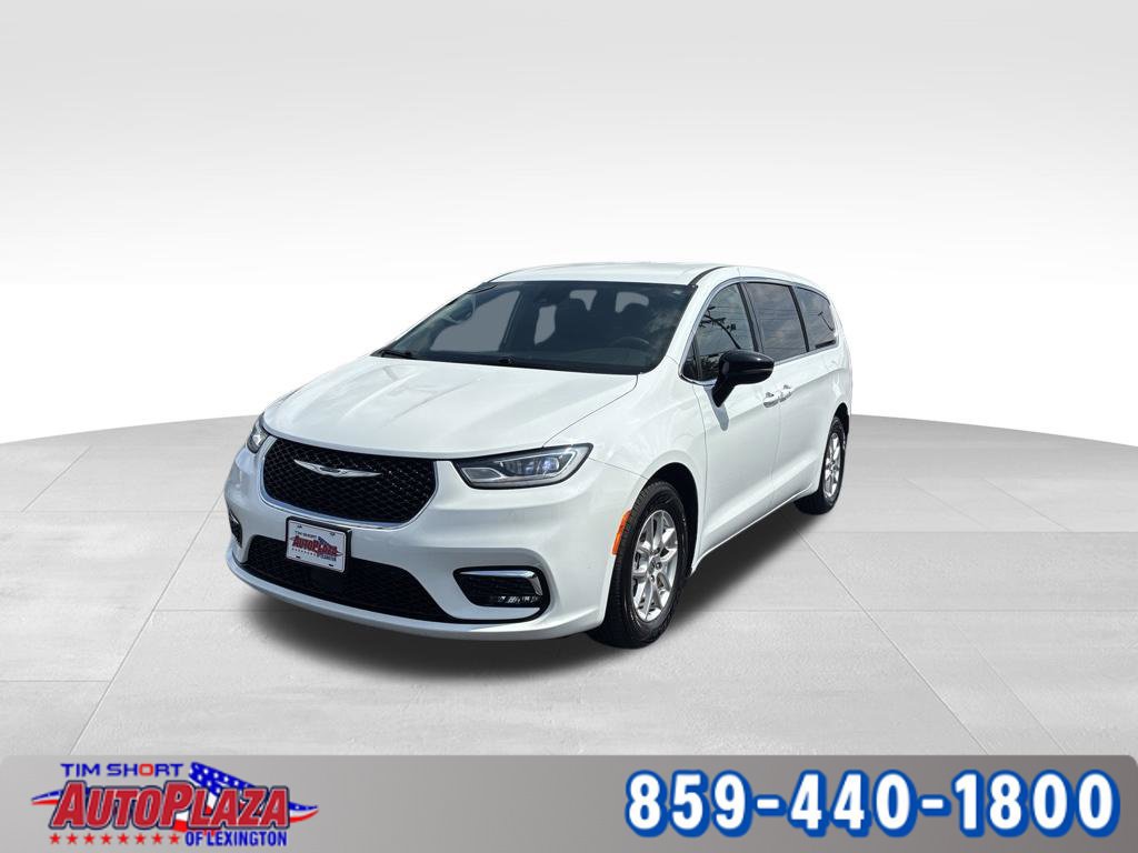 Used 2025 Chrysler Pacifica Select FWD image 1