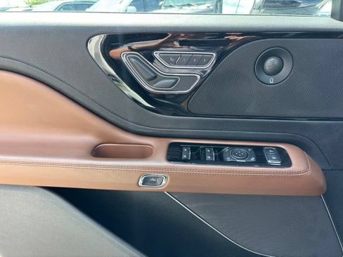 Used 2023 Lincoln Aviator Reserve w/ Equipment Group 201A AWD/4WD image 39