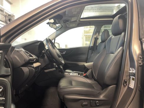 Used 2023 Subaru Forester Limited AWD/4WD image 6