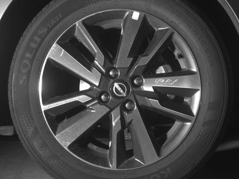 Used 2025 Nissan Versa SV FWD image 15