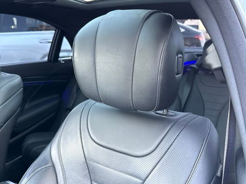 Used 2018 Mercedes-Benz S 560 Sedan image 3