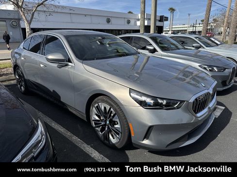 Certified 2025 BMW 530i xDrive w/ Premium Package image 1