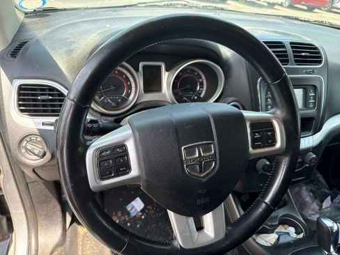 Used 2018 Dodge Journey SXT w/ Connectivity Group FWD image 11