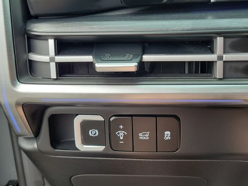 Certified 2025 Hyundai Santa Fe Limited AWD/4WD image 12