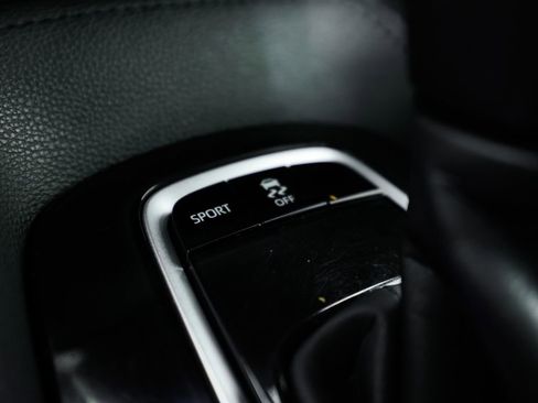 Used 2020 Toyota Corolla SE image 26