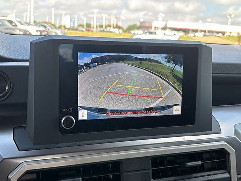 Certified 2025 Toyota Tacoma SR5 AWD/4WD image 19