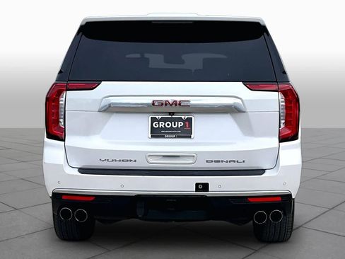 Used 2021 GMC Yukon XL Denali w/ LPO, Illumination Package AWD/4WD image 5