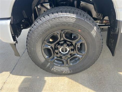 New 2026 Ford F250 4x4 Crew Cab Super Duty image 9