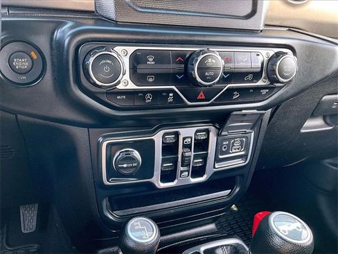 Used 2018 Jeep Wrangler Unlimited Sport S image 23