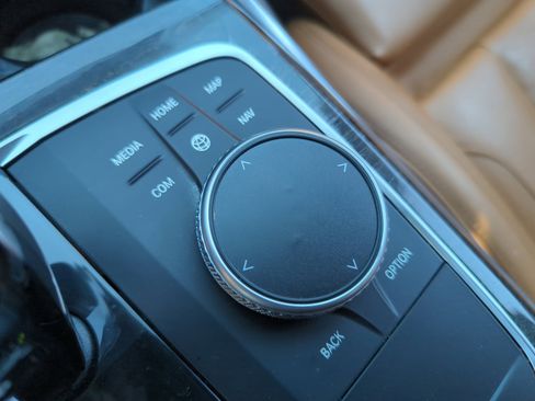 Used 2020 BMW 330i Sedan w/ Driving Assistance Package image 32