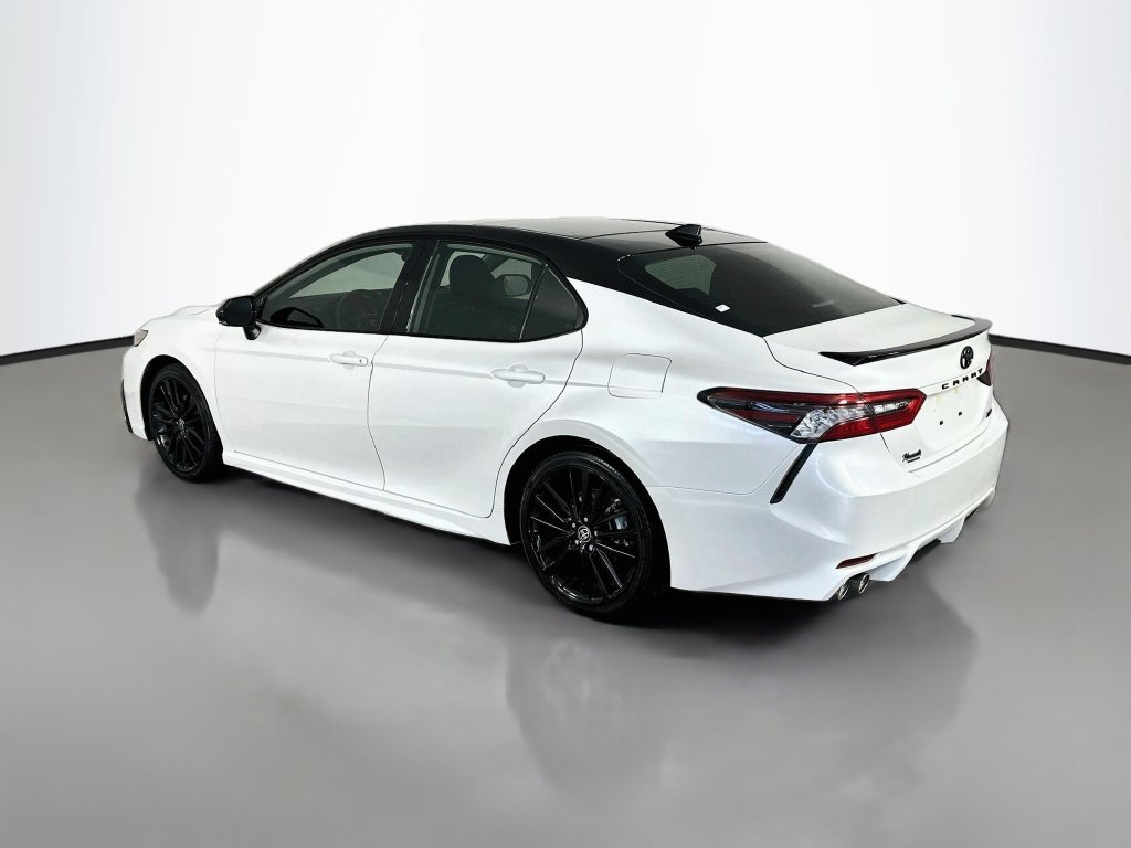 Used 2023 Toyota Camry XSE FWD image 5