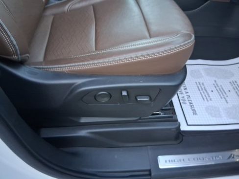 Certified 2022 Chevrolet Tahoe High Country image 30