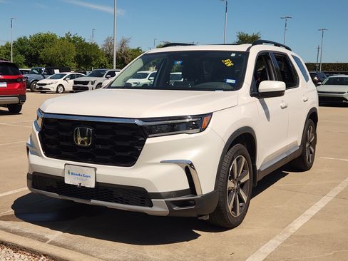 Certified 2023 Honda Pilot Touring image 1