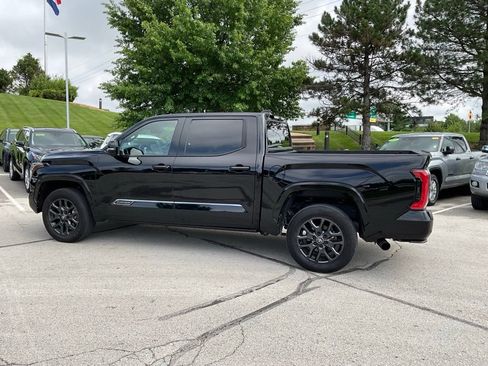 Used 2025 Toyota Tundra Platinum AWD/4WD image 4